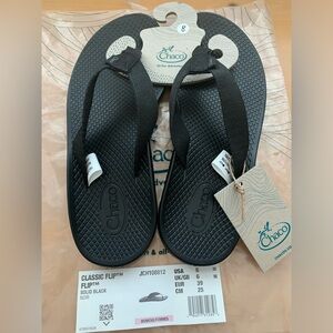 Chaco Women's Classic Flip Flops Black, Size 8 NWT